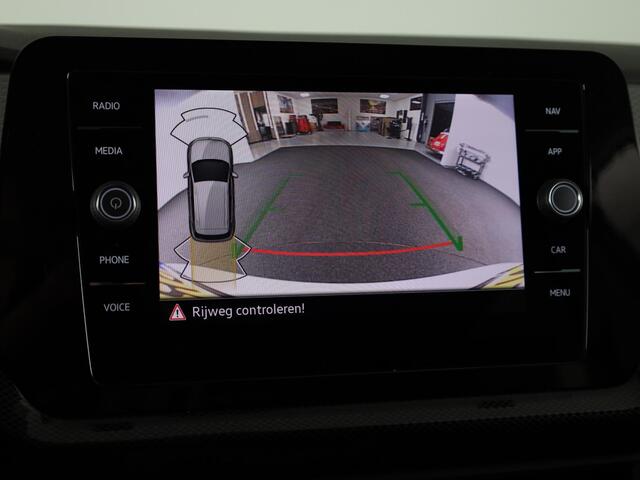 Volkswagen T-Cross 1.0 TSI Life Edition 95PK | Verlengde garantie | Navigatie | Stoelverwarming | Camera | Parkeersensoren voor en achter |