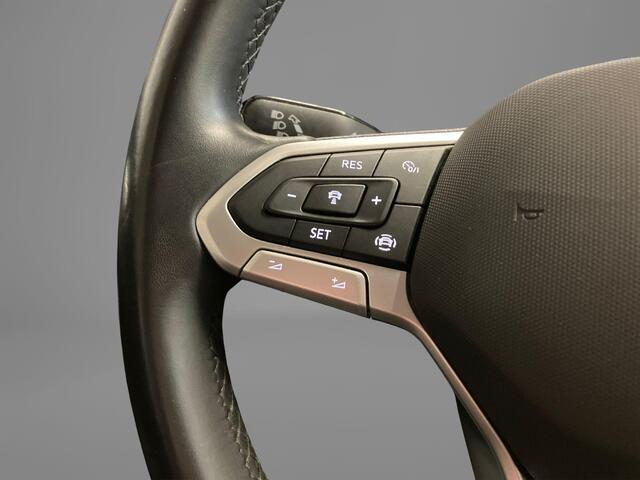 Volkswagen T-Cross 1.0TSI/95PK Life · Camera · Stoelverwarming · Apple/Android Car Play · Navigatie · Keyless ·