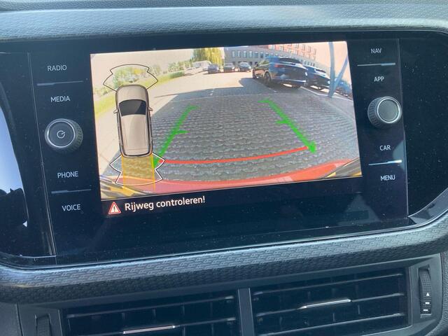 Volkswagen T-Cross 1.0 TSI 110pk DSG R-Line · Camera · Apple/Android Car Play · Navigatie · Keyless · Stoelverwarming · 18'' Inch ·