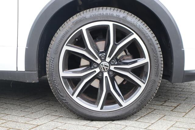 Volkswagen T-Cross 1.0 TSI R-Line | Beats! | Virtual cockpit | RIJKLAAR