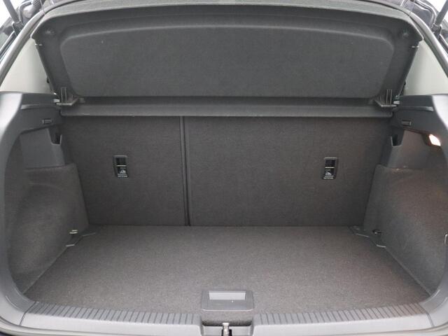 Volkswagen T-Cross 1.0 TSI Style 110PK DSG Trekhaak, Achteruitrijcamera, Side Assist, 17" LM Velgen, Virtual Cockpit, Stoelverwarming, Keyless