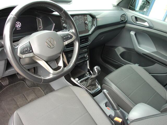 Volkswagen T-Cross 1.0 TSI Life Business, Trekhaak / Carplay + Android auto / Camera + Sensoren / Keyless / Full LED. / 17'' LMV