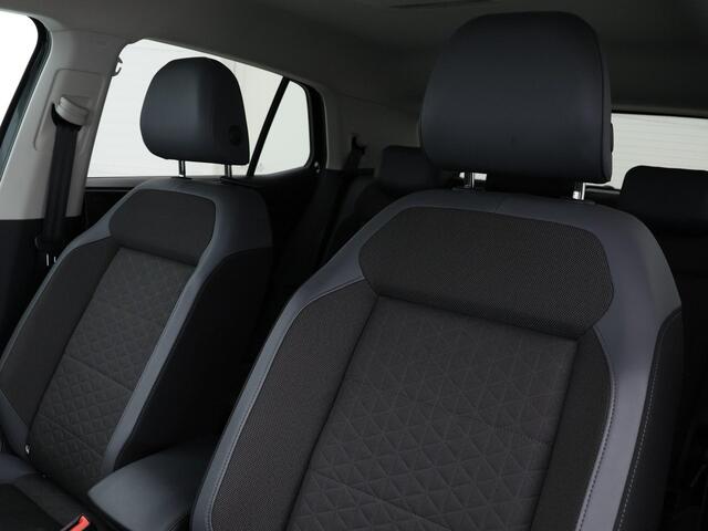 Volkswagen T-Cross 1.0 TSI 110pk DSG Style · Apple/Android Car Play · Camera · Virtual Cockpit · P-Sensoren · 17'' Inch ·