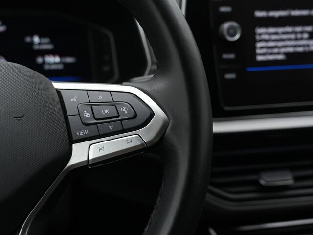 Volkswagen T-Cross 1.0 TSI 115 pk DSG R-Line | IQ Light | Achteruitrijcamera | Adaptive Cruise | Navigatie | Stuur-/stoelverwarming