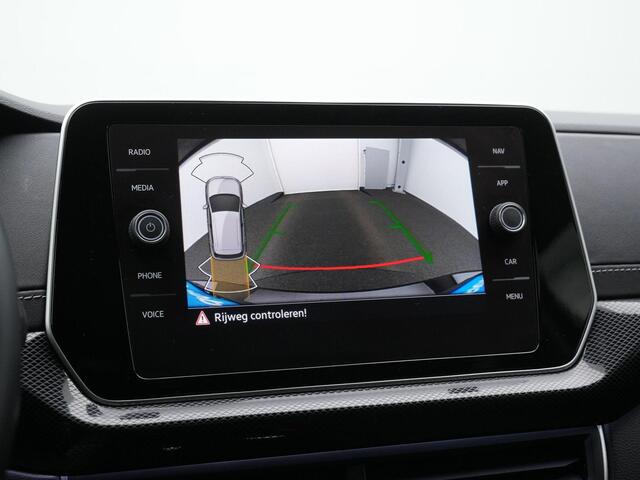 Volkswagen T-Cross 1.0 TSI 115 pk DSG R-Line | IQ Light | Achteruitrijcamera | Adaptive Cruise | Navigatie | Stuur-/stoelverwarming