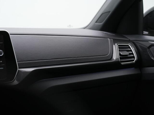 Volkswagen T-Cross 1.0 TSI 115 pk DSG R-Line | IQ Light | Achteruitrijcamera | Adaptive Cruise | Navigatie | Stuur-/stoelverwarming