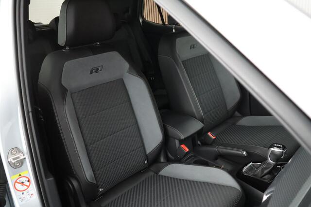 Volkswagen T-Cross 1.5 TSI 150pk DSG 2x R-Line Trekhaak Camera Keyless Stoelverwarming Led