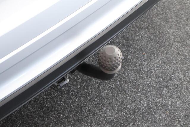 Volkswagen T-Cross 1.5 TSI 150pk DSG 2x R-Line Trekhaak Camera Keyless Stoelverwarming Led