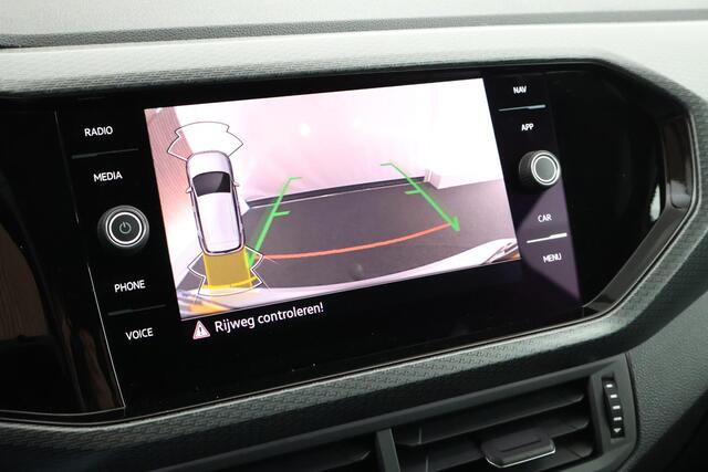 Volkswagen T-Cross 1.5 TSI 150pk DSG 2x R-Line Trekhaak Camera Keyless Stoelverwarming Led
