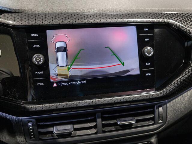 Volkswagen T-Cross 1.5 TSI Style / 150pk / Achteruitrijcamera / Apple Carplay