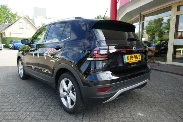 Volkswagen T-Cross 1.0 TSI STYLE 110PK/ CAMERA/CLIMA/TREKHAAK/STOELVERWARMING