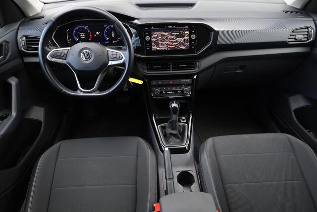 Volkswagen T-Cross 1.0 TSI Style R-Line achteruitrijcamera digitalcockpit 18" LMV spiegel pakket lendesteun LED verlichting pdc voor en achter navigatie stoelverwarming ACC multifunctioneel stuurwiel side assist dodehoek sensor
