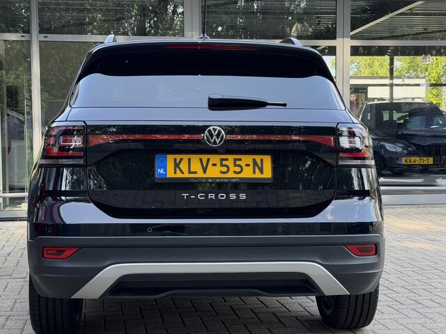 Volkswagen T-Cross 1.0 TSI AUT. *!* 2x R-LINE *!* NAVI/ CARPLAY/ 18 INCH/ CAMERA/ RADAR *!*