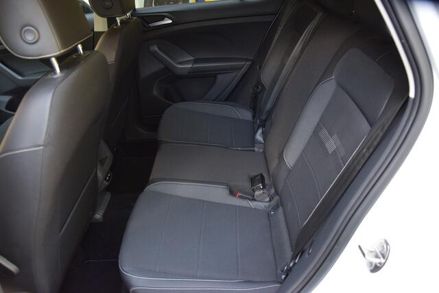 Volkswagen T-Cross 1.0 TSI 110PK Style DSG Automaat | Org. NL | BOVAG Garantie | Trekhaak | Cruise control adaptief | PDC V+A incl. Camera | Apple Carplay/Android Auto | 18'' Velgen | Full LED |