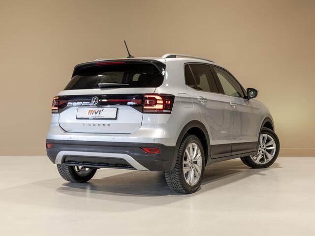 Volkswagen T-Cross 1.0 TSI Style / 116pk / Achteruitrij camera / Stoelverwarming / Virtual cockpit / Dodehoek detectie /