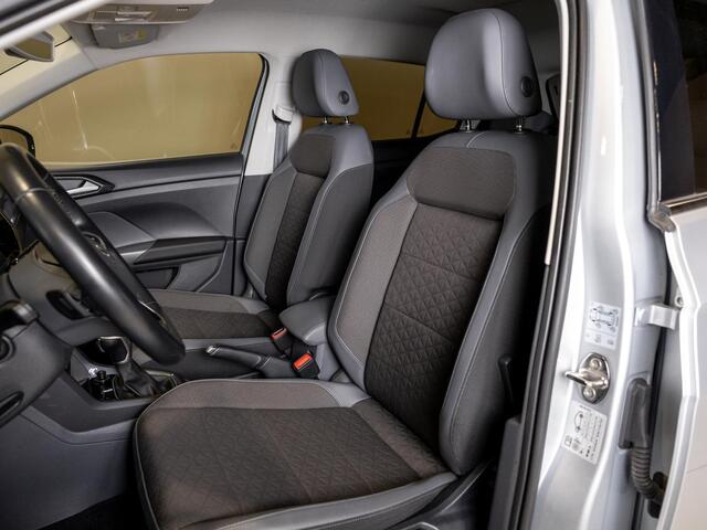 Volkswagen T-Cross 1.0 TSI Style / 116pk / Achteruitrij camera / Stoelverwarming / Virtual cockpit / Dodehoek detectie /