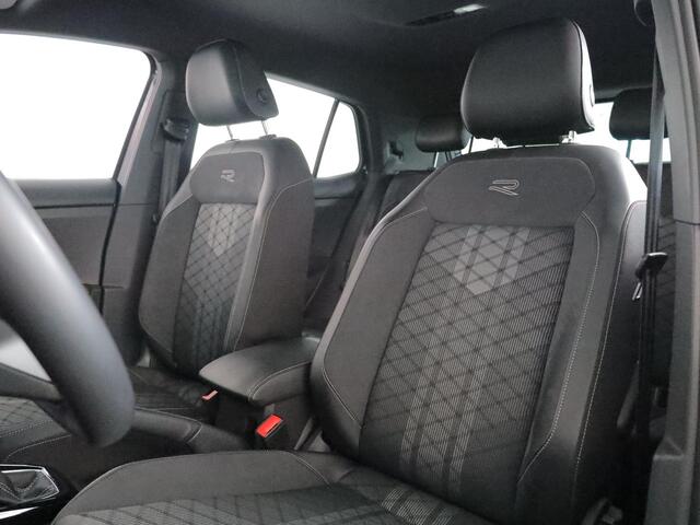 Volkswagen T-Cross 1.5 TSI R-Line 150 pk Automaat (DSG) | Navigatie | Trekhaak (afneembaar) | Parkeersensoren | Achteruitrijcamera | Matrix LED koplampen | R-Line |