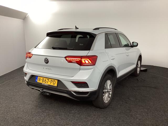 Volkswagen T-Roc 1.0 TSI Style | Verwacht | Trekhaak | Navi | PDC | Getinte ruiten |