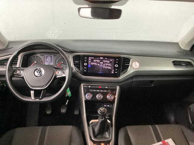 Volkswagen T-Roc 1.0 TSI Style | Verwacht | Trekhaak | Navi | PDC | Getinte ruiten |