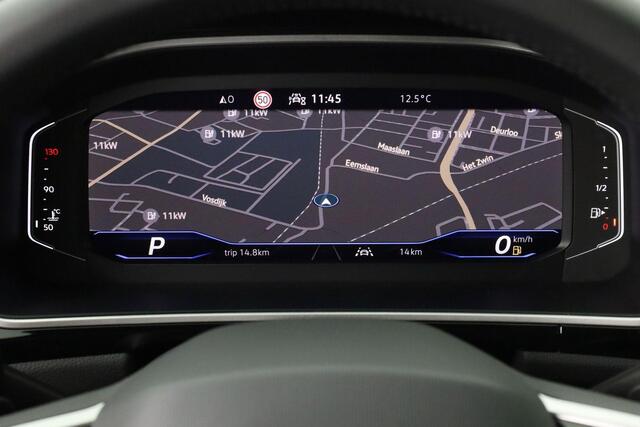 Volkswagen T-Roc R-Line Edition 1.5 TSI 110 kW / 150 pk DSG | IQ Light | Camera | Stoeloverwarming | Keyless | 17 inch