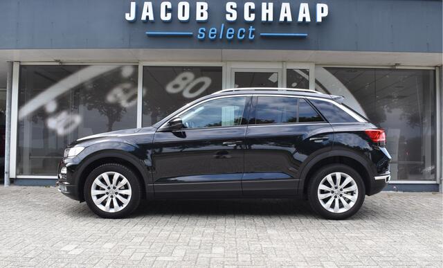 Volkswagen T-Roc 1.5 TSI Style Automaat / Navigatie / Adap. Cruise / Trekhaak / Camera / PDC v+a / 17" LM
