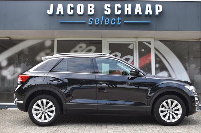 Volkswagen T-Roc 1.5 TSI Style Automaat / Navigatie / Adap. Cruise / Trekhaak / Camera / PDC v+a / 17" LM