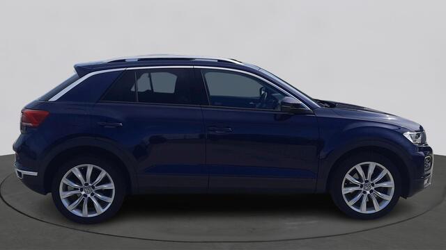 Volkswagen T-Roc 1.0 TSI Style | Panoramadak | Trekhaak | 18" | Executive pakket | Camera |