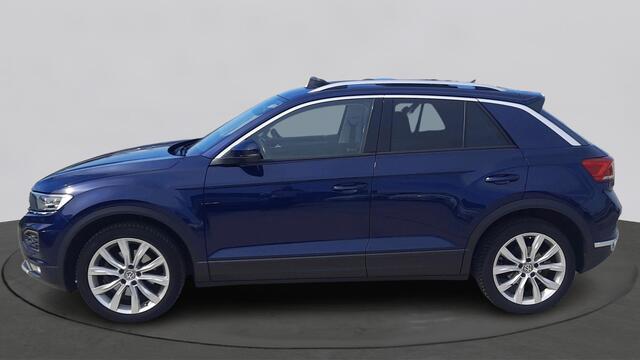 Volkswagen T-Roc 1.0 TSI Style | Panoramadak | Trekhaak | 18" | Executive pakket | Camera |