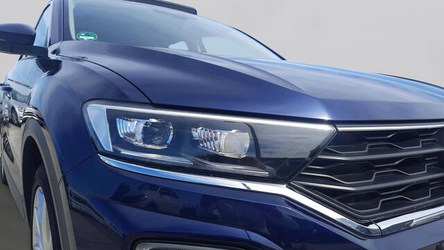 Volkswagen T-Roc 1.0 TSI Style | Panoramadak | Trekhaak | 18" | Executive pakket | Camera |