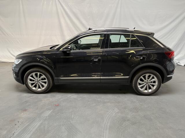 Volkswagen T-Roc 1.0 TSI Style / PANO/ TREKHAAK/ PARK. SENSOREN/ IQ. LIGHT/ ERGO ACTIVE/ DIGITAL DASHBOARD/ STOELVERWARM./ APP CONNECT/ ADAPT. CRUISE/ NAVI/ CLIMA/ DAB/ 17" LMV