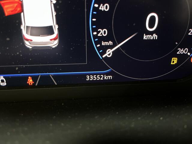 Volkswagen T-Roc 1.0 TSI Style / PANO/ TREKHAAK/ PARK. SENSOREN/ IQ. LIGHT/ ERGO ACTIVE/ DIGITAL DASHBOARD/ STOELVERWARM./ APP CONNECT/ ADAPT. CRUISE/ NAVI/ CLIMA/ DAB/ 17" LMV