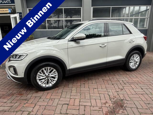 Volkswagen T-Roc 1.5 TSI Life Business 1e eigen 150pk Ascot grijs (krijt kleur)