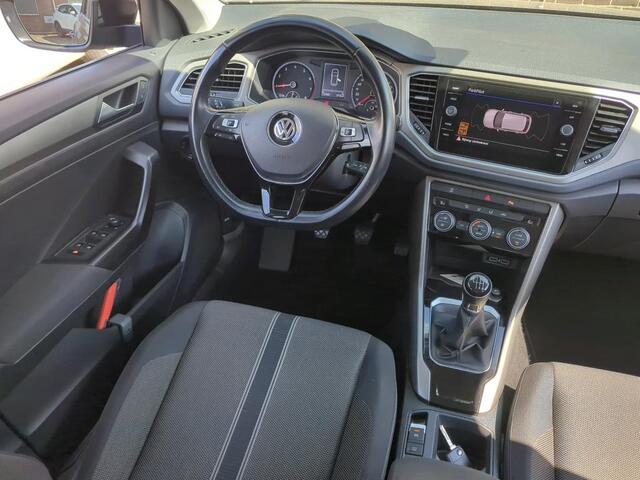 Volkswagen T-Roc 1.0 TSI Style / PARK. SENSOREN/ NAVI/ AIRCO/ 16" LMV