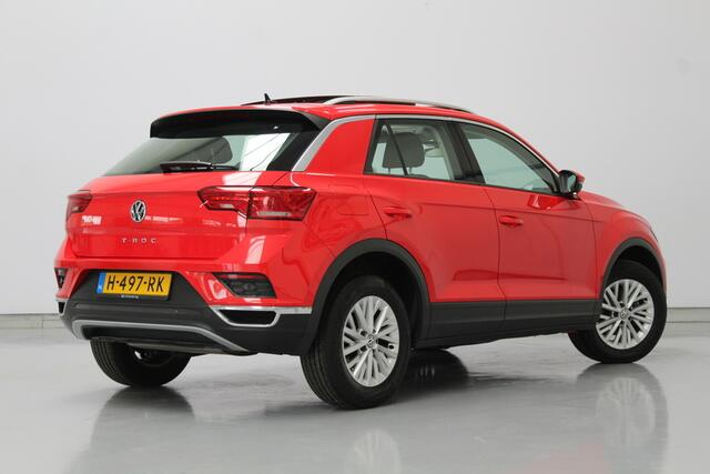 Volkswagen T-Roc 1.0 TSI Style Business 116PK, PANORAMADAK | ELEC-ACHTERKLEP | NAVIGATIE | CARPLAY | CRUISE CONTROLE