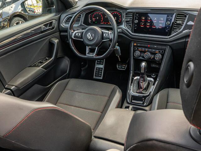 Volkswagen T-Roc 1.5 TSI Sport Business R-Line PANO 19 INCH DODEHOEK LED CAMERA BEATS AUDIO VIRTUAL BOMVOL!!