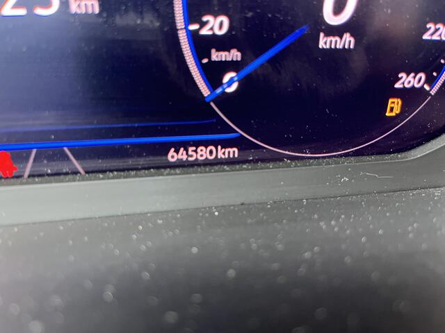 Volkswagen T-Roc 1.5 TSI R-Line / AUTOMAAT/ PANO/ ALCANTARA/ MATRIX/ 19" LMV/ DIGITAL DASH/ STOEL-STUUR VERWARM./ ADAPT. CRUISE/ APP-CONNECT/ PARK. SENSOREN + CAMERA/ CLIMA/ RIJ-MODI/ NAVI/ DAB
