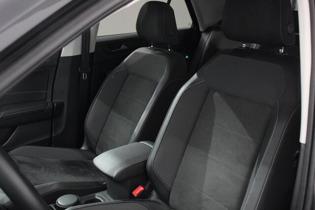 Volkswagen T-Roc 1.5 TSI DSG Style Navigatie Apple Carplay / Android Auto Climate Control Led Digitale Cockpit Adaptive Cruise Control Trekhaak