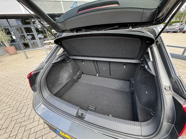Volkswagen T-Roc 1.0 TSI Style Navigatie/Cruise/Apple/Andriod/PDC/Climate
