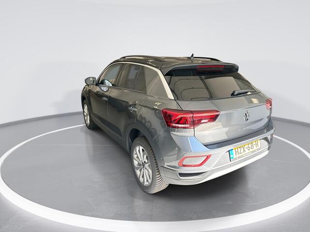 Volkswagen T-Roc 1.5 TSI 150pk DSG Life Edition · Apple/Android Car Play · Navigatie · Camera · P-Sensoren · Park Assist · 17'' Inch · Garantie t/m Februari 2027