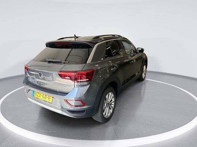 Volkswagen T-Roc 1.5 TSI 150pk DSG Life Edition · Apple/Android Car Play · Navigatie · Camera · P-Sensoren · Park Assist · 17'' Inch · Garantie t/m Februari 2027