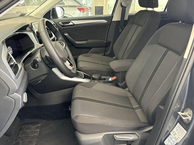 Volkswagen T-Roc 1.5 TSI 150pk DSG Life Edition · Apple/Android Car Play · Navigatie · Camera · P-Sensoren · Park Assist · 17'' Inch · Garantie t/m Februari 2027