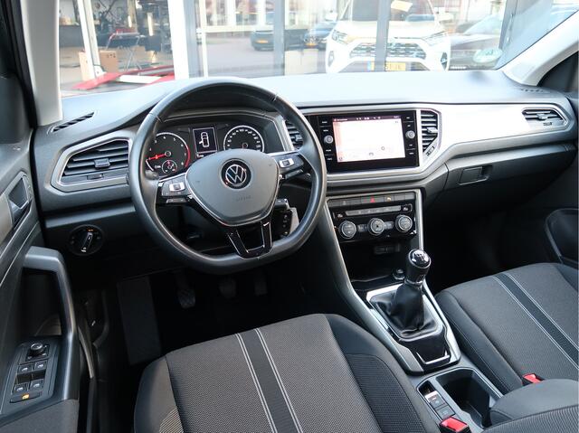 Volkswagen T-Roc 1.0 TSI Style Executive | Navigatie | Carplay | Climate | 17 inch |