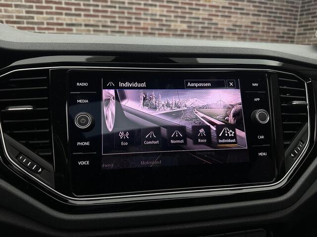 Volkswagen T-Roc 2.0 TSI 4Motion R VIRTUAL LED PANORAMA DSG OPF DELETE