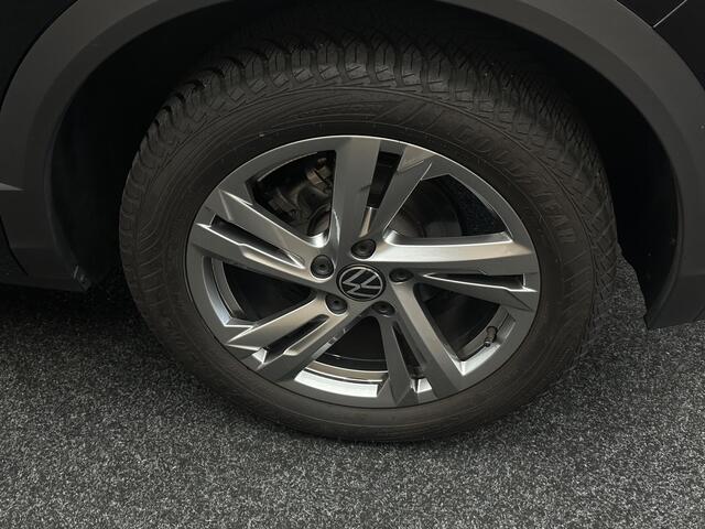 Volkswagen T-Roc 1.5 TSI R-Line Panorama Led IQ Camera Virtual Stoelmassage