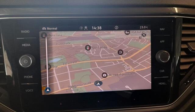 Volkswagen T-Roc 1.5 TSI ADAP CRUISE P-CAM TREKHAAK
