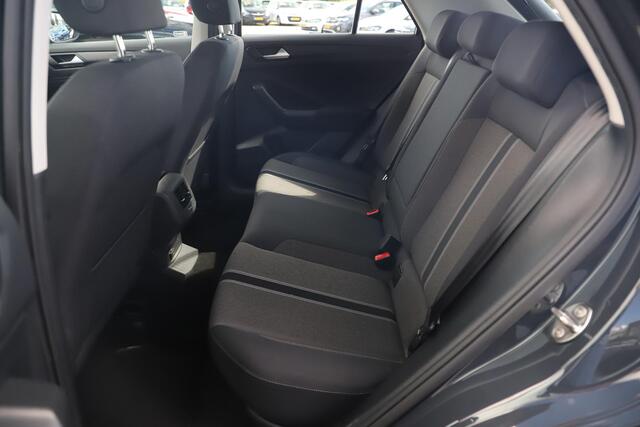 Volkswagen T-Roc 1.0 TSI Style Business 17 inch LMV Navigatie Carplay Android Airco Adaptive Cruise Parkeersensor Elektrische Achterklep