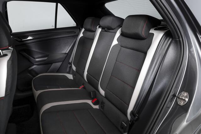 Volkswagen T-Roc 2.0 TSI 190 PK 4Motion Sport - Automaat Orig. NL | S/K-Panodak | Afn. Trekhaak | Adapt. Cruise | Stoelverw. | PDC | NAV + App. Connect | ECC | DAB | LM 17" |