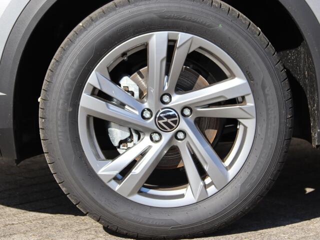 Volkswagen T-Roc R-Line-Edition 1.5 110 kW / 150 pk TSI SUV 7 versn DSG | Elektr. bedienbare achterklep | Keyless |