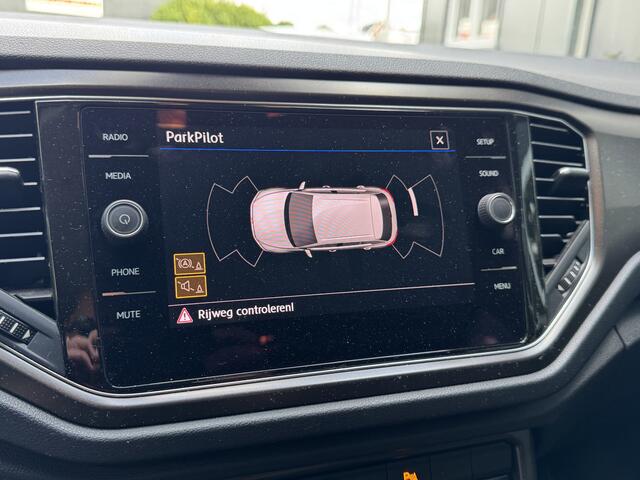 Volkswagen T-Roc 1.5 TSI 150pk H6 Style Climate control Trekhaak PDC ACC