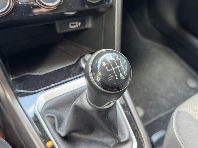 Volkswagen T-Roc 1.5 TSI 150pk H6 Style Climate control Trekhaak PDC ACC